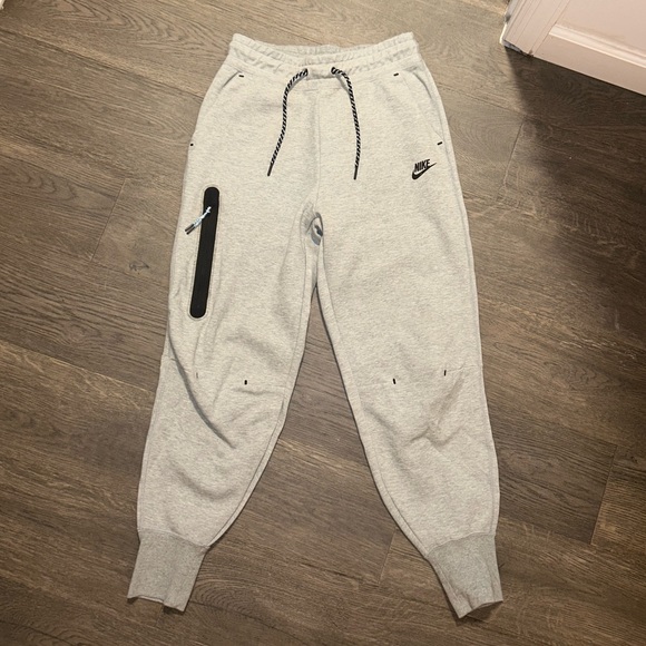 WOMENS NIKE TECH PANTS⭐️NWOT - Picture 2 of 5